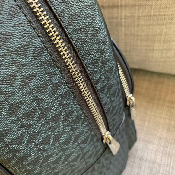MICHAEL KORS LARGE ABBEY BACKPACK ADMIRAL BLUE - Picture 2 of 12